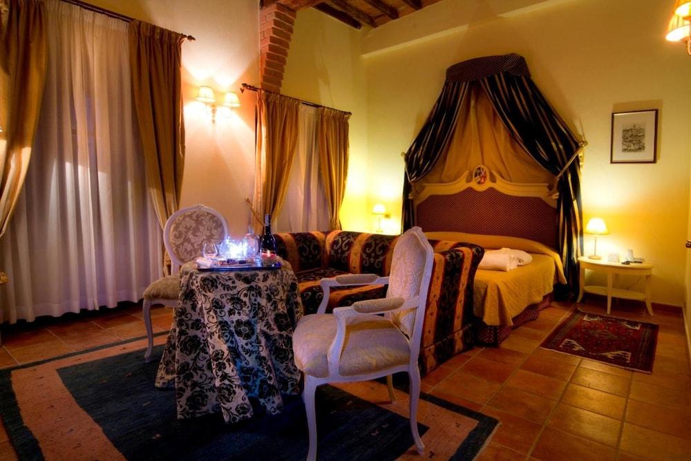 Hotel Castello di Leonina Siena Esterno foto