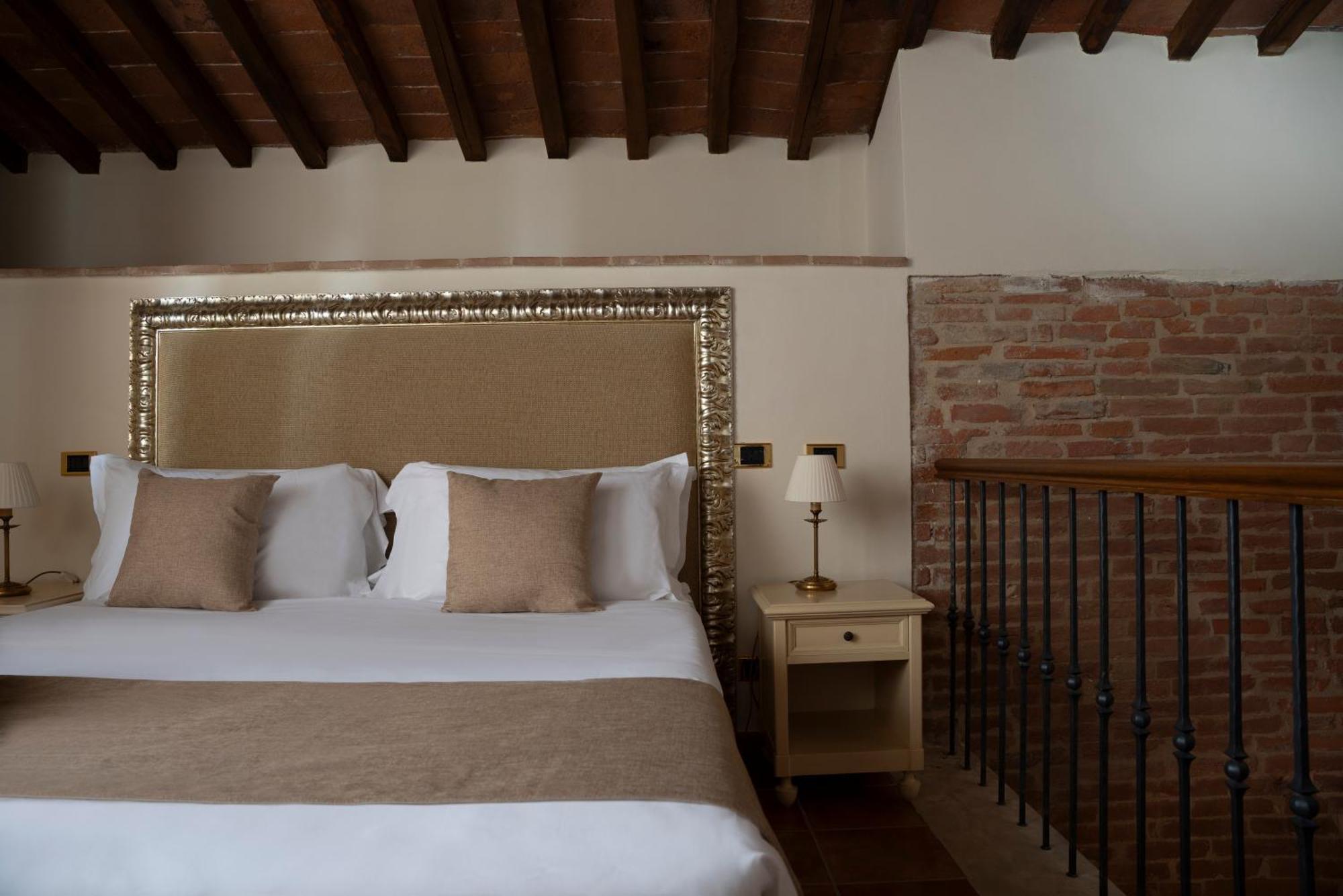 Hotel Castello di Leonina Siena Esterno foto
