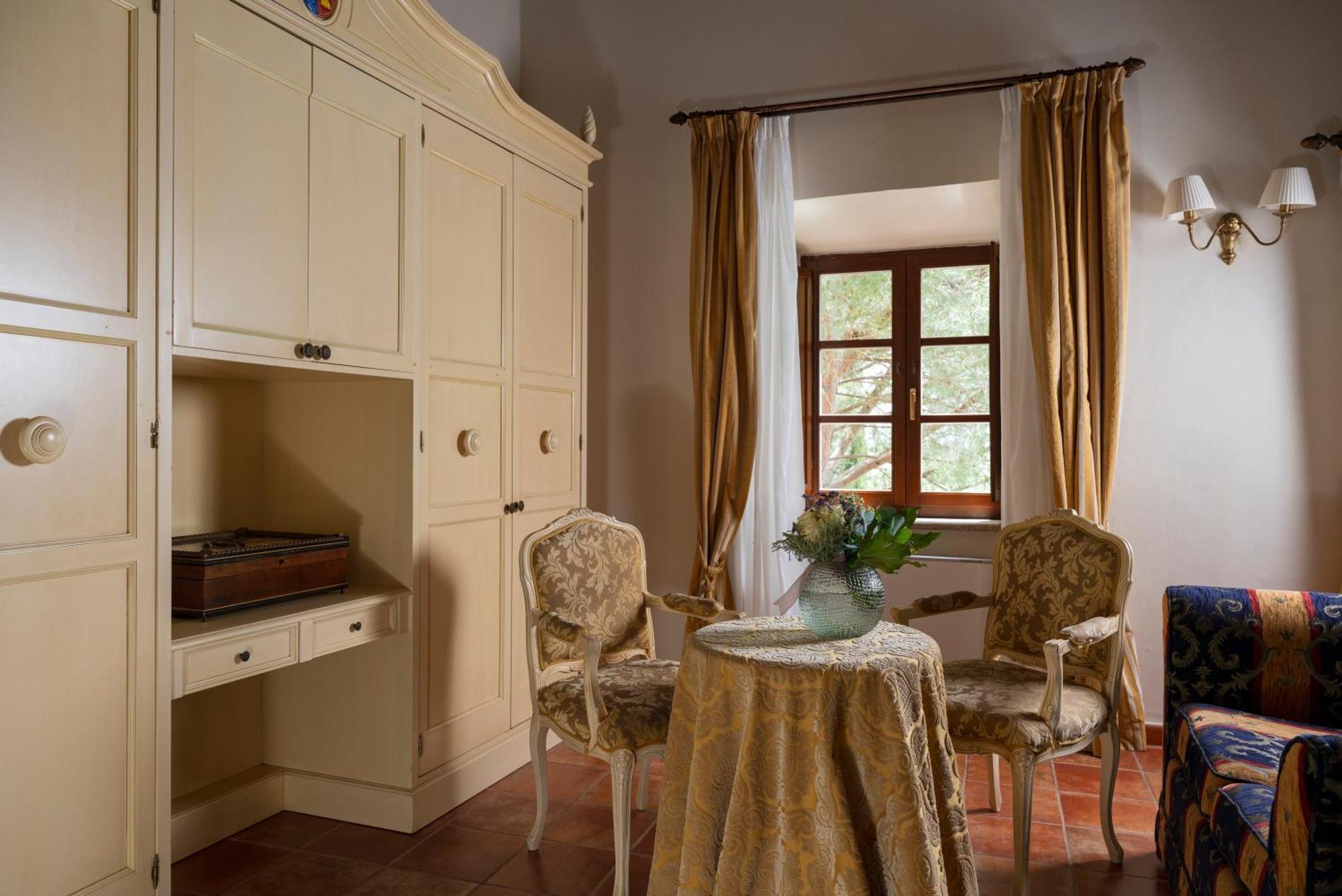 Hotel Castello di Leonina Siena Esterno foto