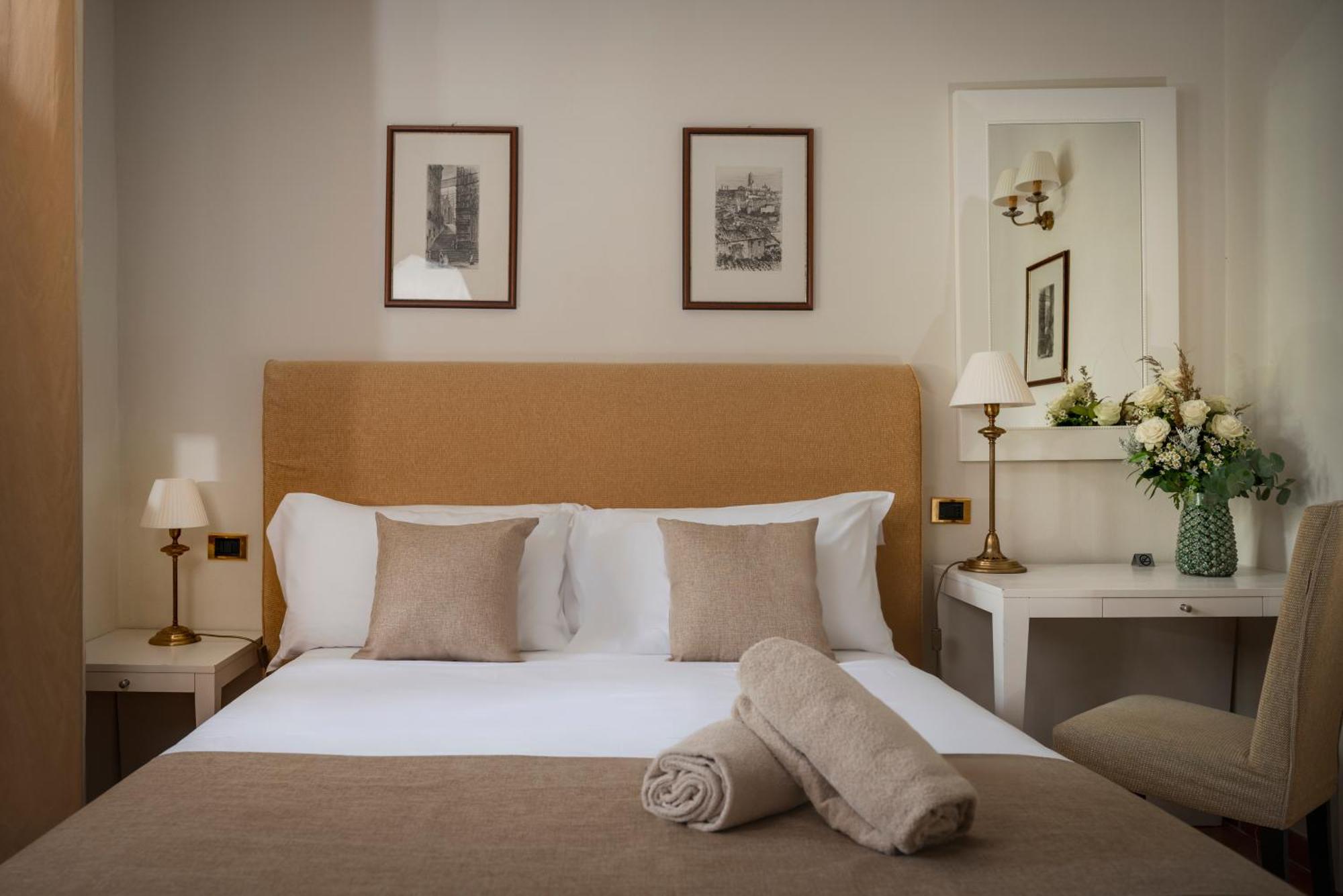 Hotel Castello di Leonina Siena Esterno foto