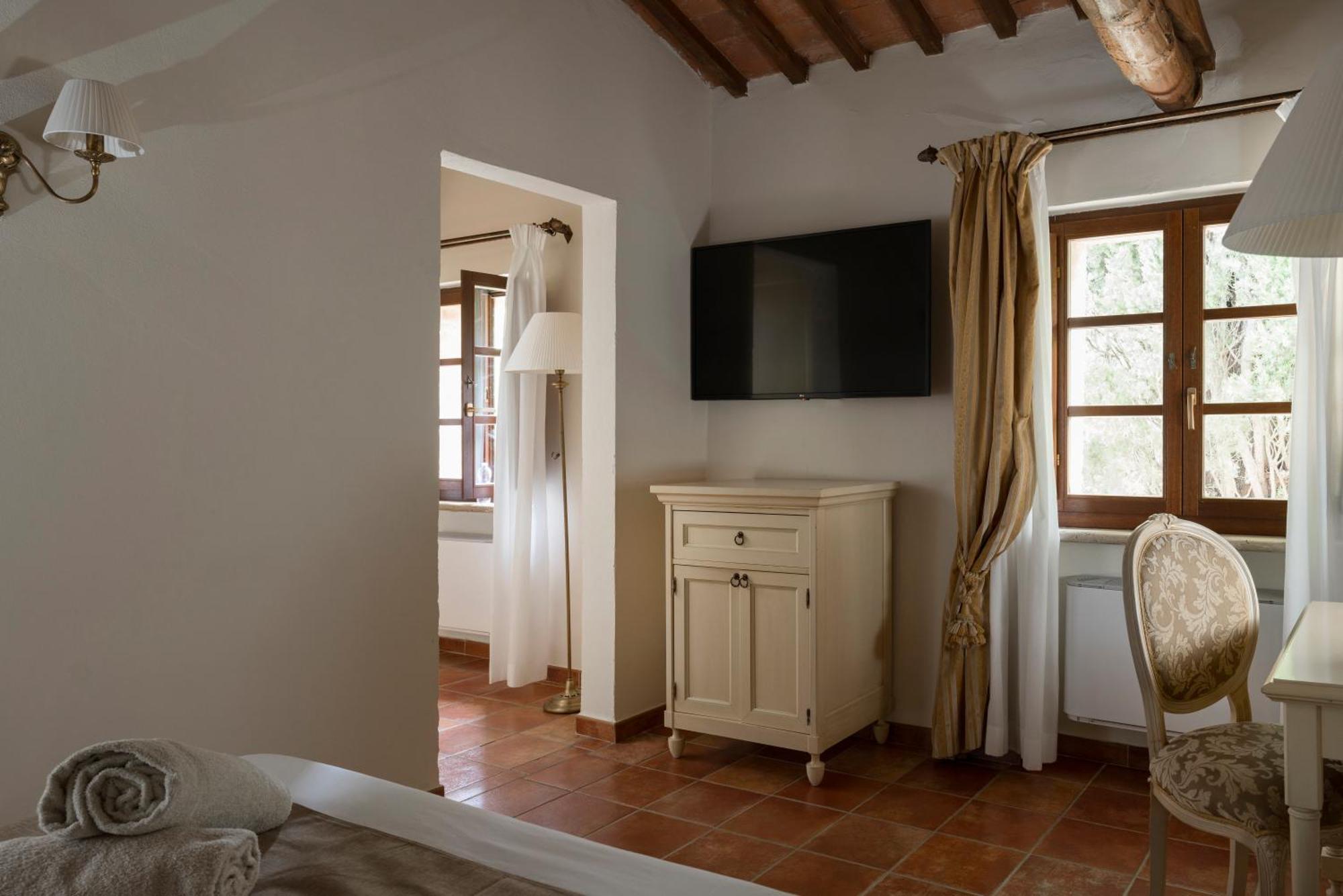 Hotel Castello di Leonina Siena Esterno foto