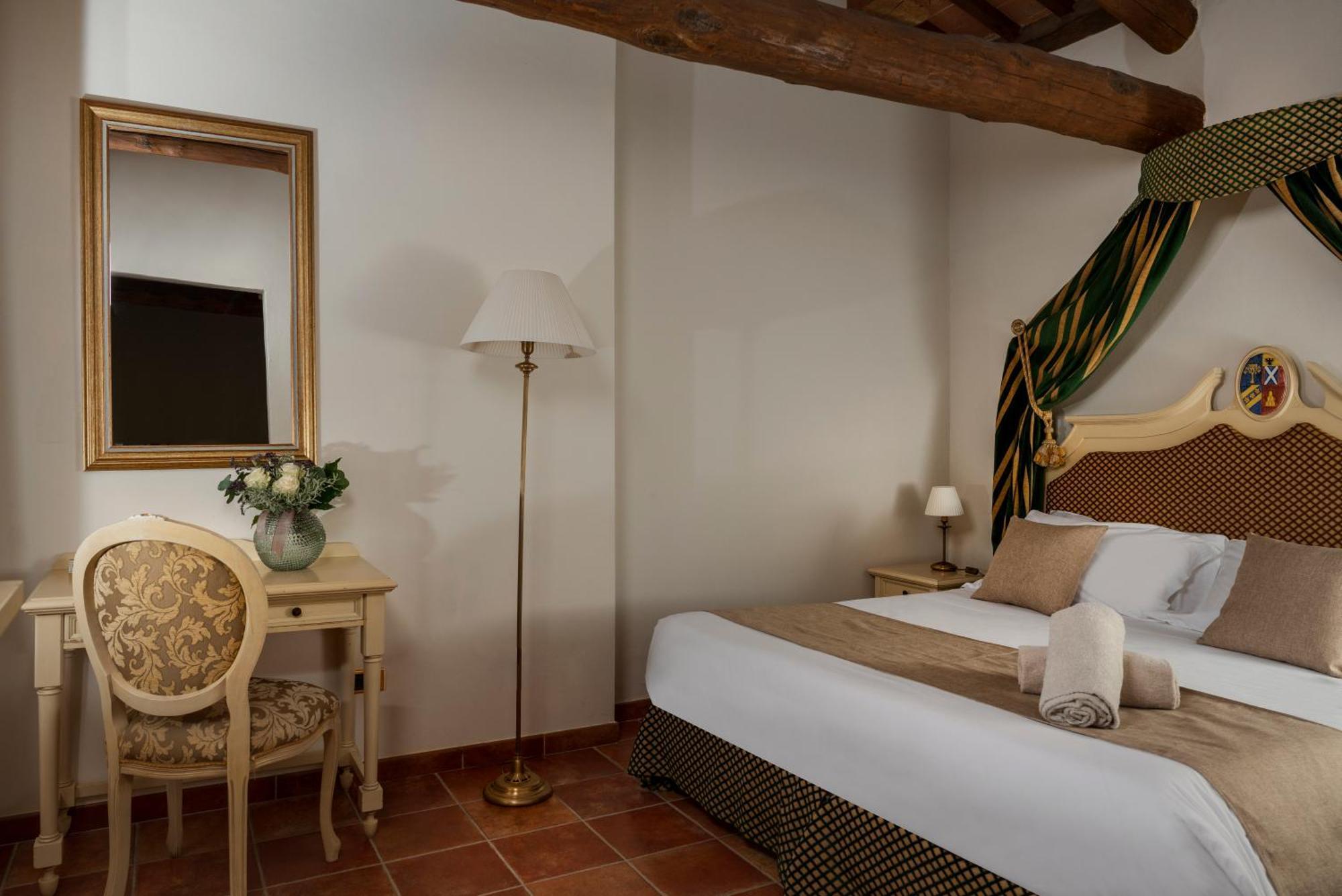 Hotel Castello di Leonina Siena Esterno foto