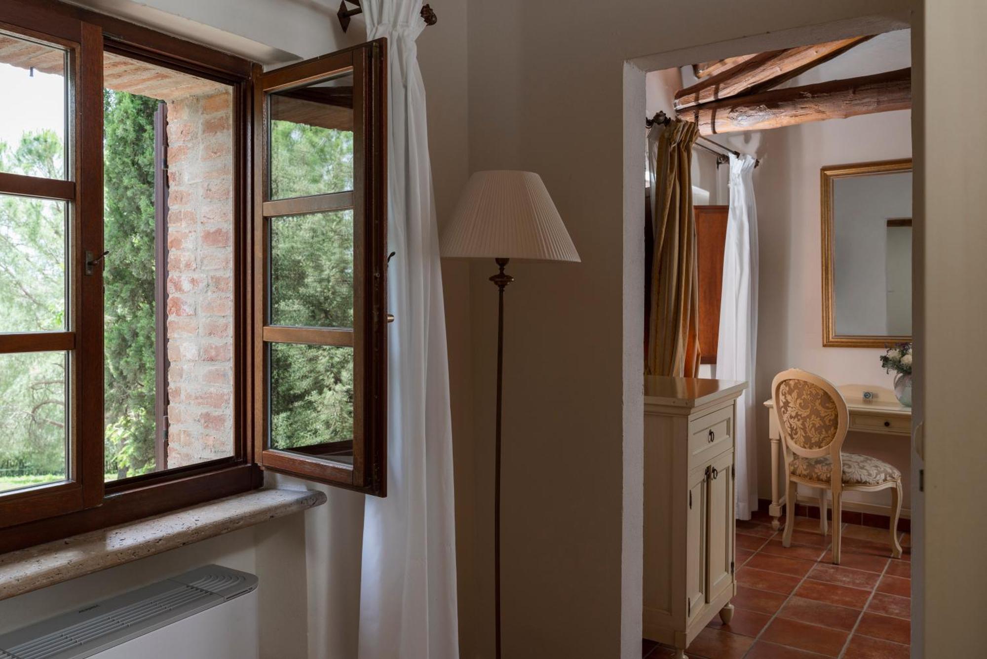 Hotel Castello di Leonina Siena Esterno foto