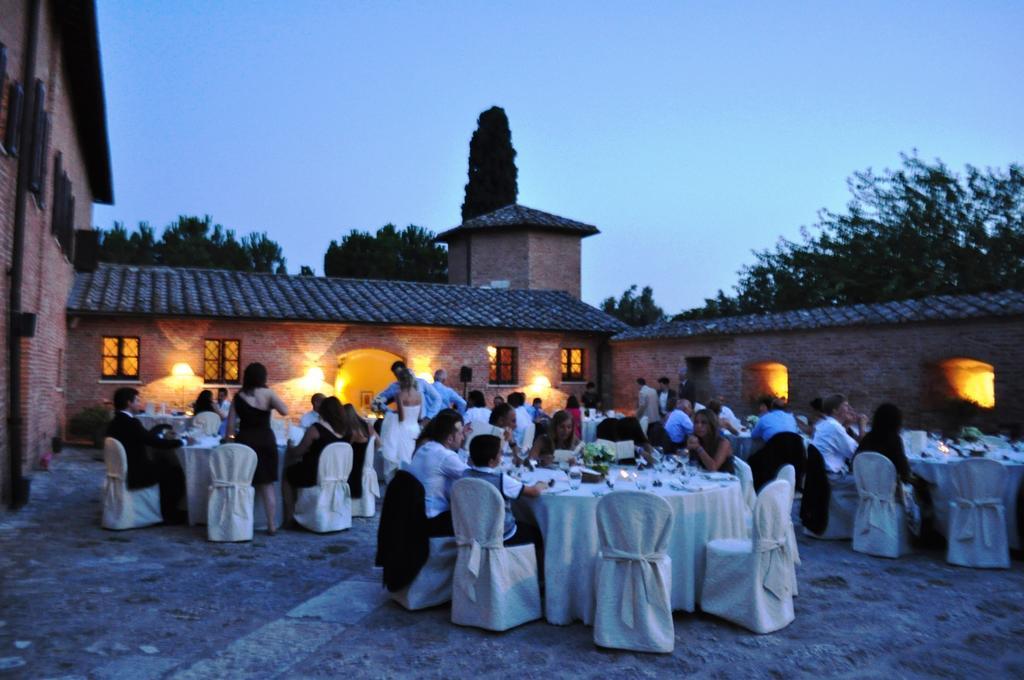 Hotel Castello di Leonina Siena Esterno foto